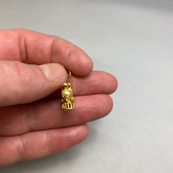 18ct Gold Vermeil Charm Locomotive date circa 1950, Lilly's Attic since 2001 - image 4