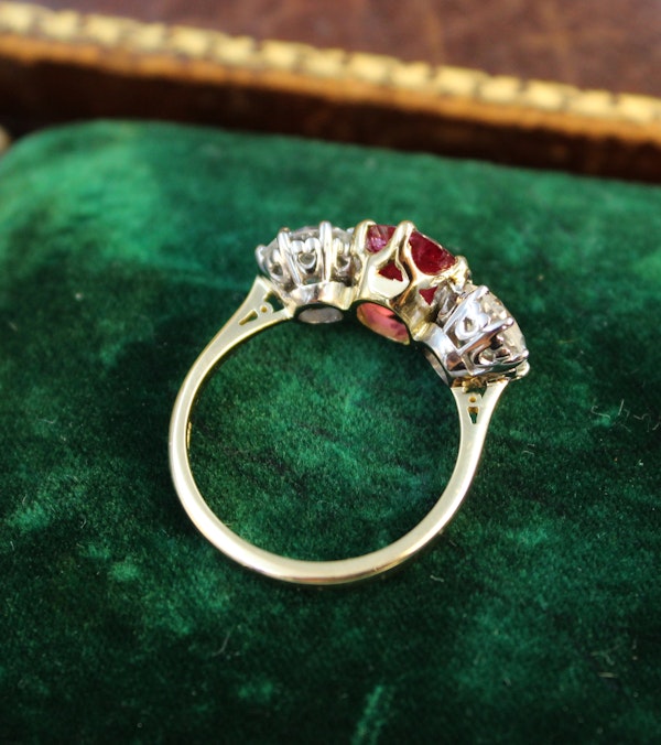 A three-stone Ruby & Diamond Engagement Ring in 18ct Yellow Gold, English, Circa 1970 - image 2