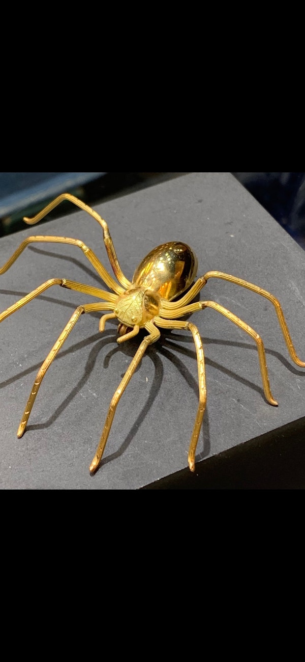 Gold spider brooch - image 2
