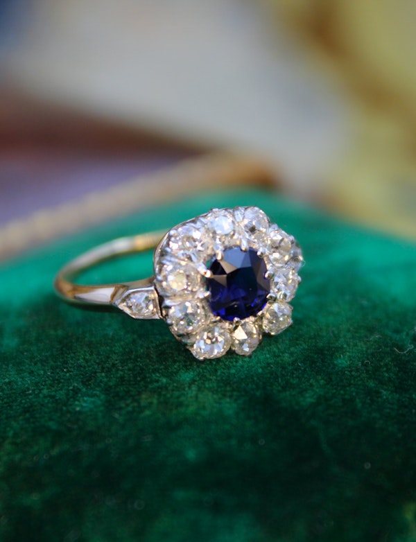 A Sapphire & Diamond Cluster Ring set in 18ct Rose Gold & Platinum, Circa 1910 - image 2