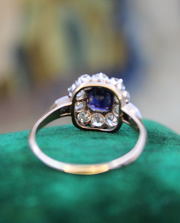 A Sapphire & Diamond Cluster Ring set in 18ct Rose Gold & Platinum, Circa 1910 - image 4