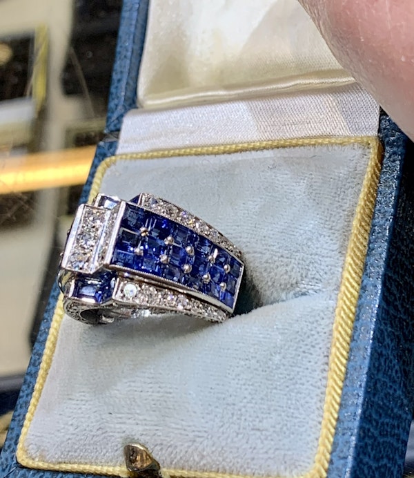 Unusual late 1930’s sapphire and diamond ring mounted in platinum - image 3