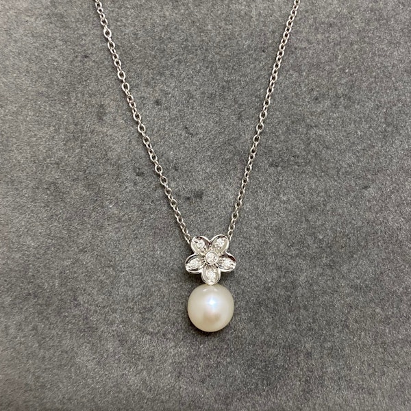 Pearl Diamond Pendant in 18ct White Gold date circa 1980, Lilly's Attic since 2001 - image 4