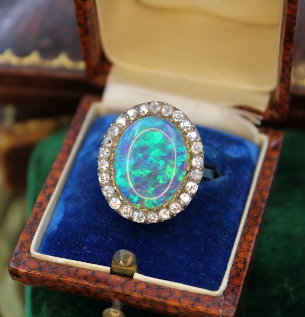 An Opal & DIamond Cluster Ring set in 14ct Yellow Gold & Silver, Continental, Circa 1905 - image 4