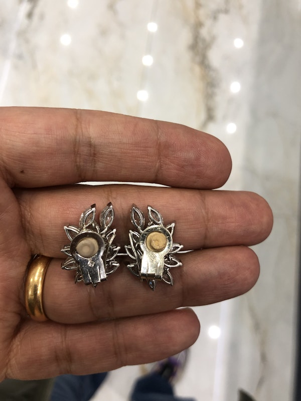Stylish pair of diamond earrings - image 3
