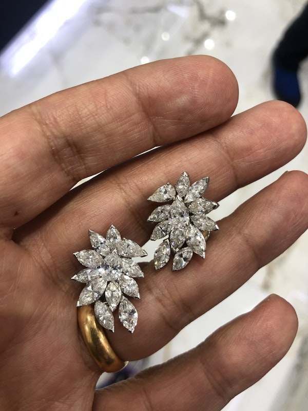 Stylish pair of diamond earrings - image 2