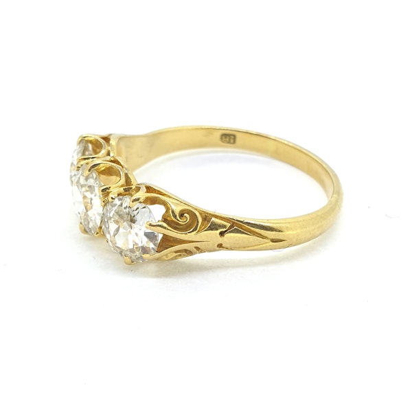 Victorian 3 stone diamond ring - image 4