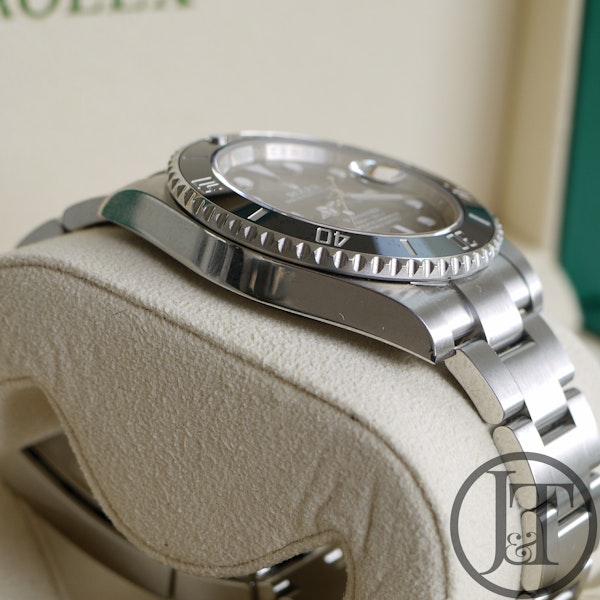 Rolex Submariner Date 116610LN pre owned 2014 - image 5