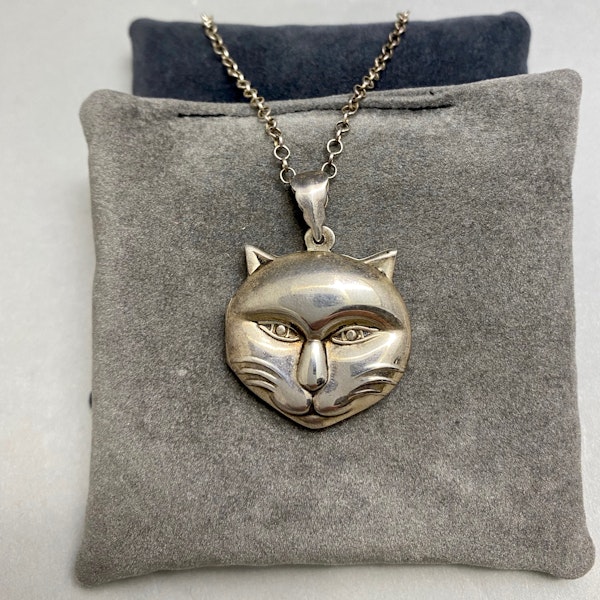 Cat Locket in Sterling Silver 925 date circa 1950, Lilly's Attic since 2001 - image 5