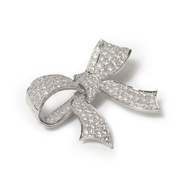 Diamond And 18ct White Gold Bow Brooch, 15.00ct, 1994 - image 2