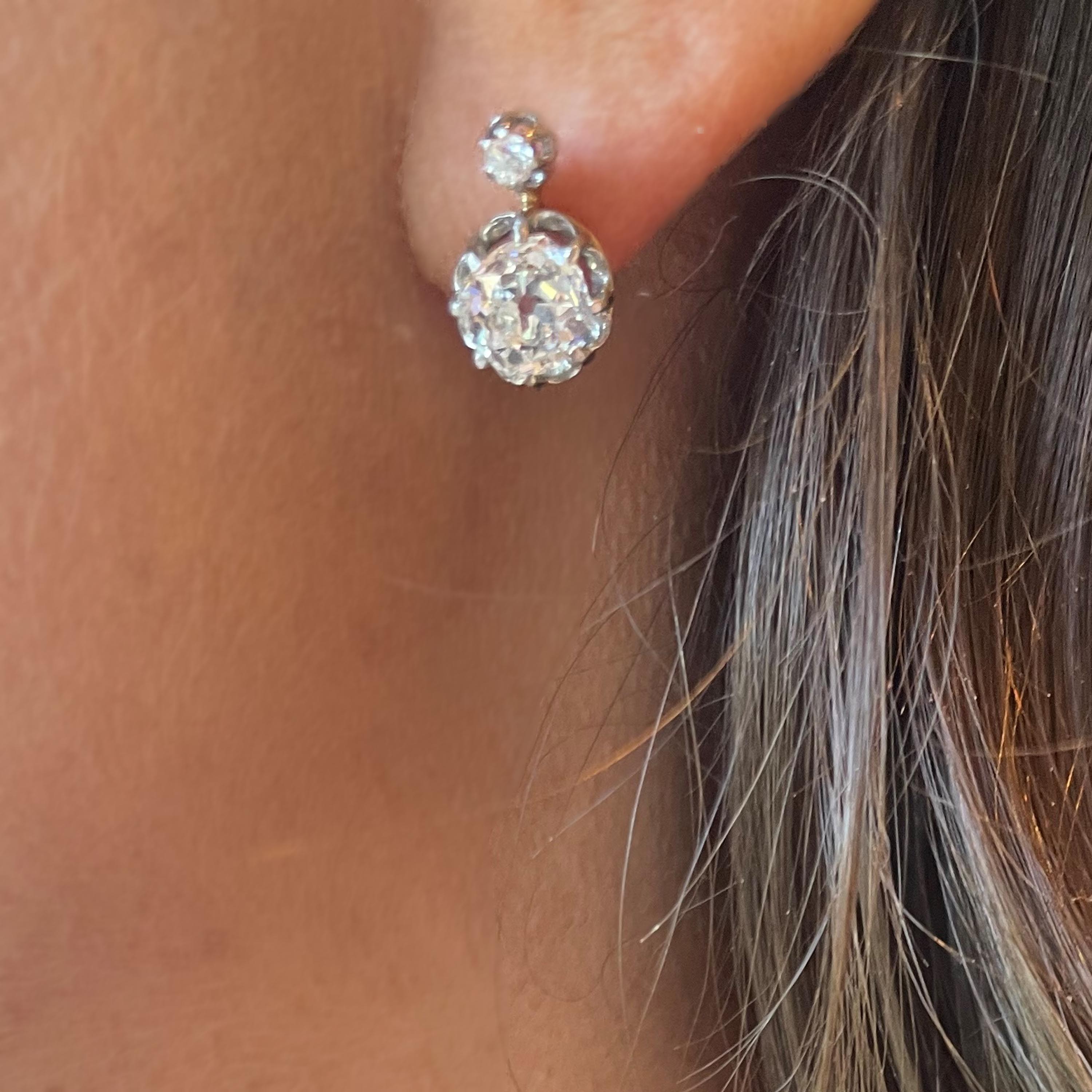 Buy Sparkling Whorl Platinum Stud Earrings Online | CaratLane