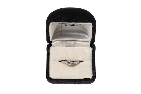 Diamond Ring in Platinum with Baguette Cut Diamond - image 2