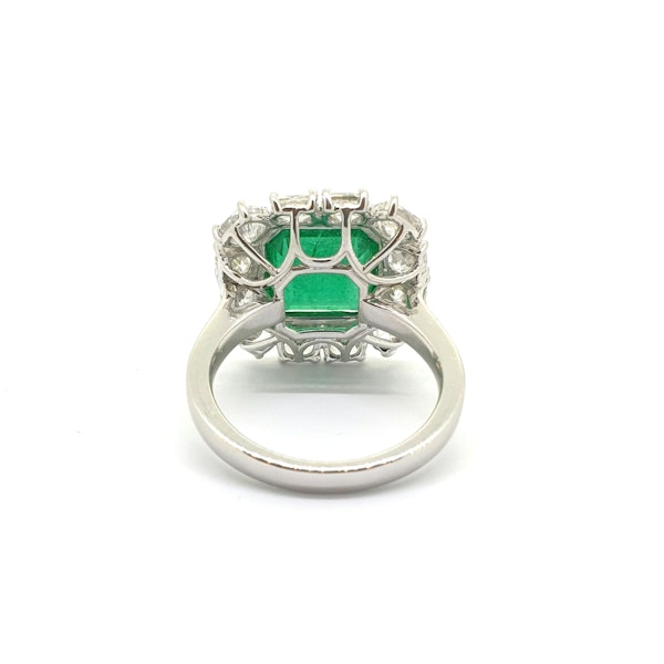 Platinum emerald and diamond ring @ Finishing Touch - image 4