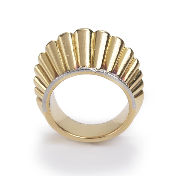 French Fluted Gold And Diamond Ring, Circa 1940 - image 4