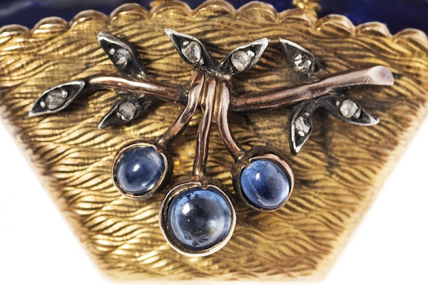 Diamond & Sapphire Gold Brooch of Basket Weave Design - image 2