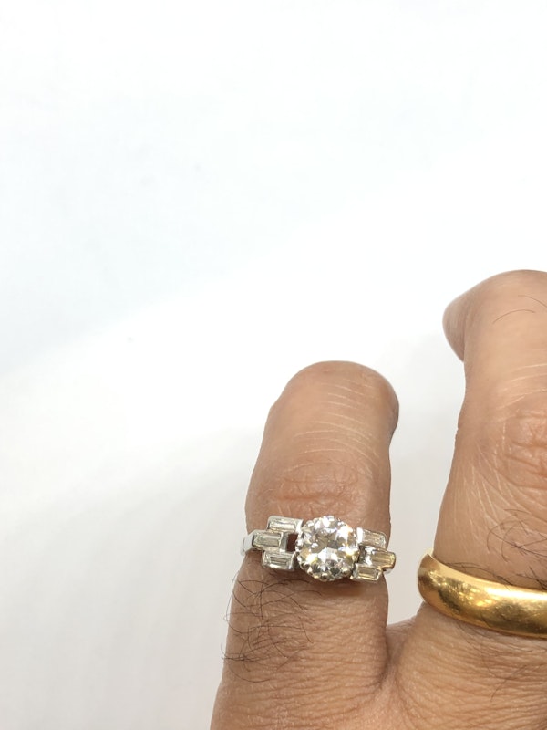 1.13ct Art Deco diamond platinum ring - image 2