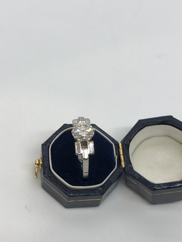 1.13ct Art Deco diamond platinum ring - image 3