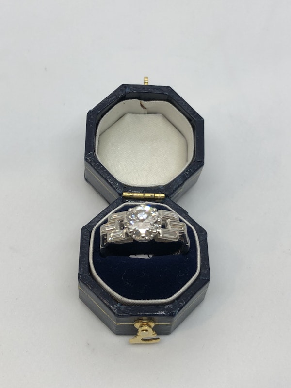 1.13ct Art Deco diamond platinum ring - image 4