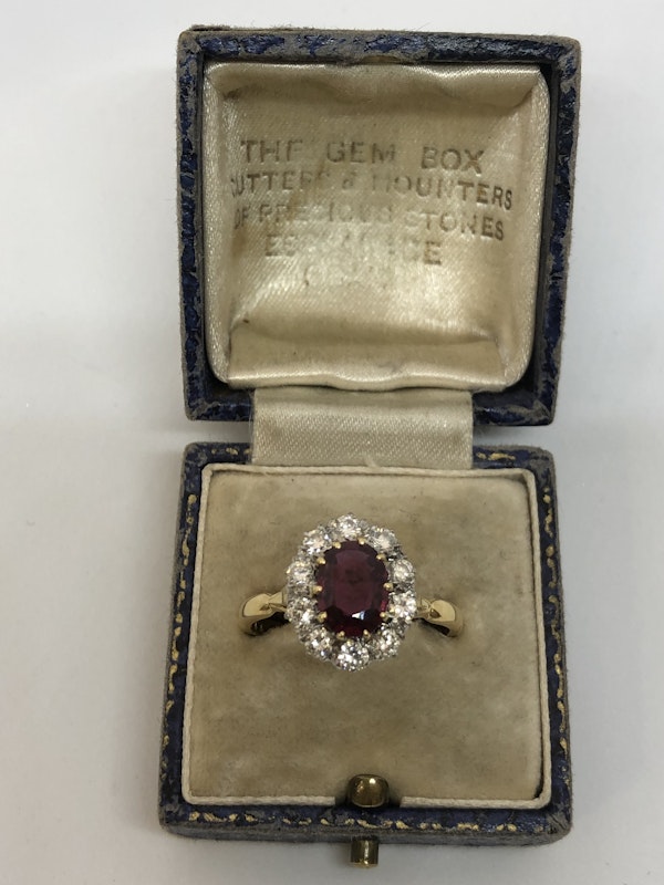 Vintage ruby diamond 18ct yellow gold ring - image 3
