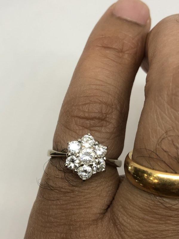 Vintage diamond cluster 18ct white gold - image 2