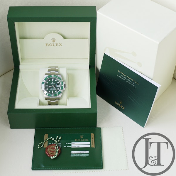 Rolex Submariner Date 116610LV HULK 2013 Pre Owned - image 6