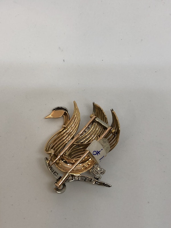 Vintage French Swan diamond brooch - image 3