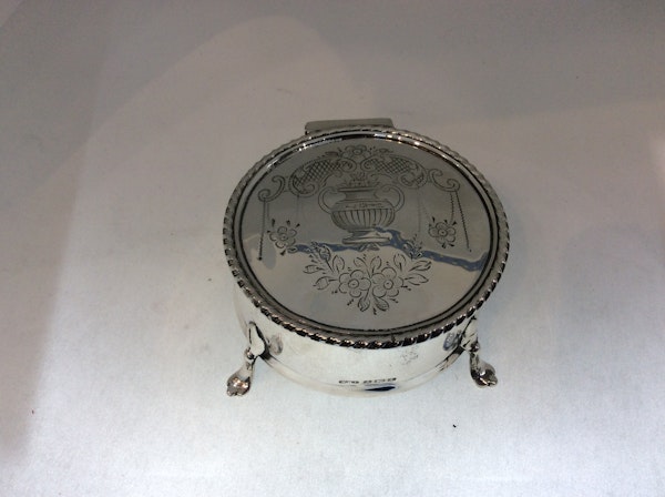 A silver jewellery box on feet - image 2