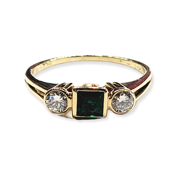 Emerald and diamond engagement ring - image 2