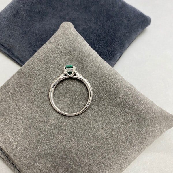 Emerald Diamond Ring in 18ct White Gold date circa 1990, SHAPIRO & Co since1979 - image 5