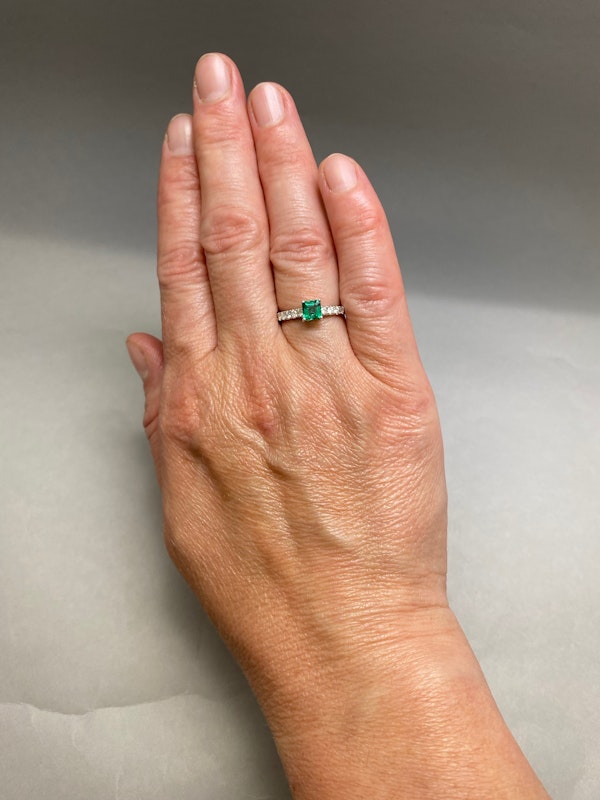 Emerald Diamond Ring in 18ct White Gold date circa 1990, SHAPIRO & Co since1979 - image 2