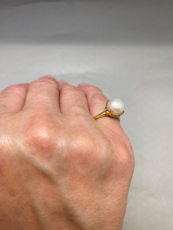 Pearl Ring in 18ct Gold date circa 1960, Lilly's Attic since 2001 - image 2