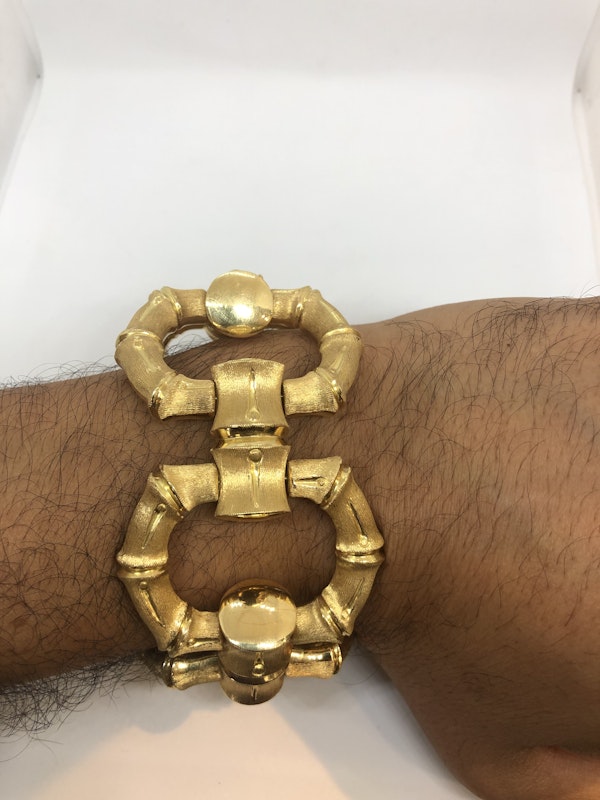 Chic and stylish 18ct gold bracelet - image 3