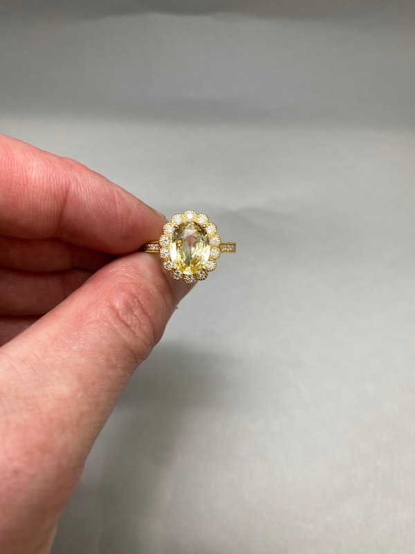 Yellow Sapphire Diamond Cluster Ring in 18ct Gold date circa 1980, SHAPIRO & Co since 1979 - image 4