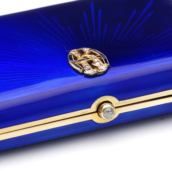 Faberge gold and guilloché enamelled cigarette case, Workmaster August Holmstrom, St. Petersburg c.1900 - image 9
