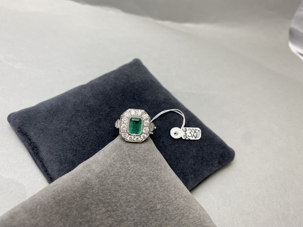 Emerald Diamond Ring in Platinum date circa 1960, SHAPIRO & Co since1979 - image 2