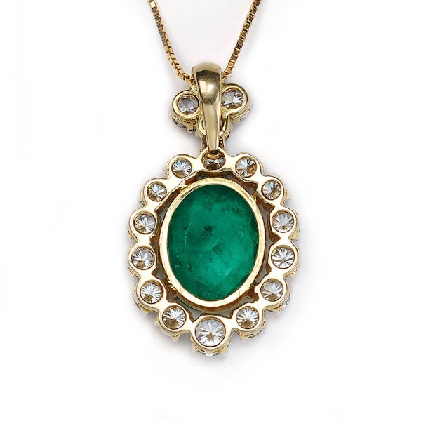 Colombian Emerald, Diamond And Gold Cluster Pendant, 6.76ct, Circa 1990. - image 2