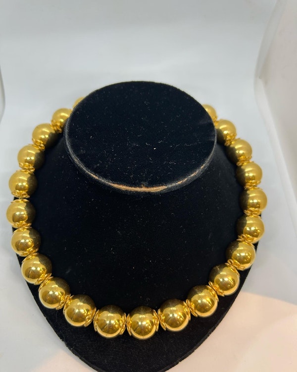 Vintage 18ct gold bead necklace at Deco & Vintage - image 3