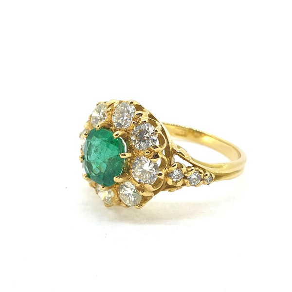 Emerald and Diamond cluster ring - image 3