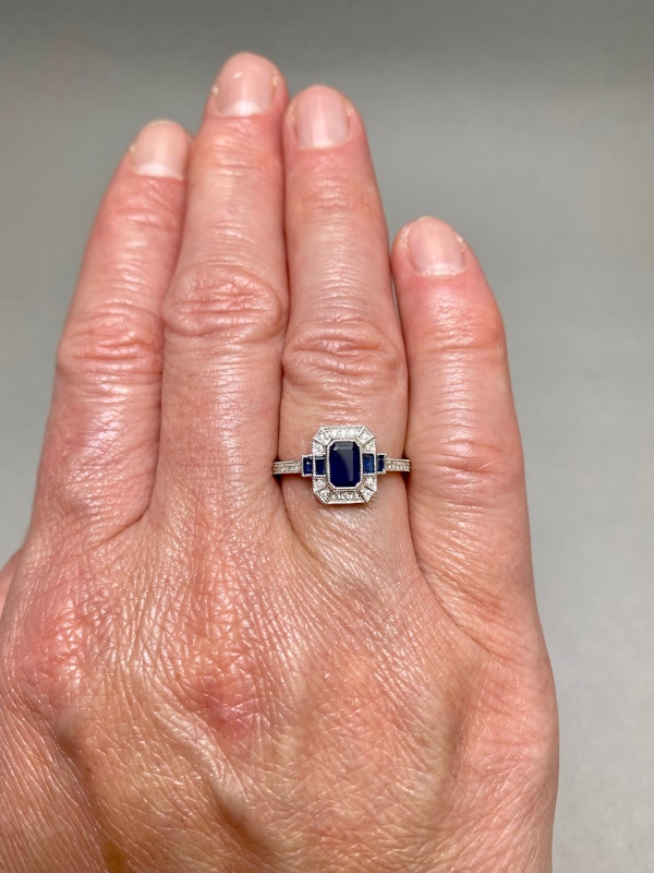 Sapphire Diamond Ring in 18ct White Gold date circa 1980, SHAPIRO & Co since 1979 - image 3