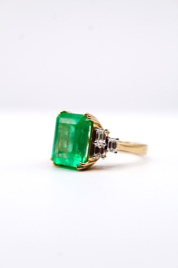 8crt Colombian Emerald Ring - image 1