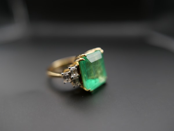 8crt Colombian Emerald Ring SOLD - image 4