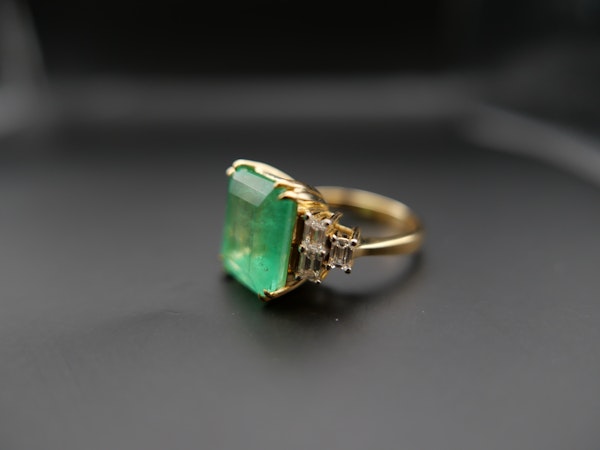 8crt Colombian Emerald Ring - image 2