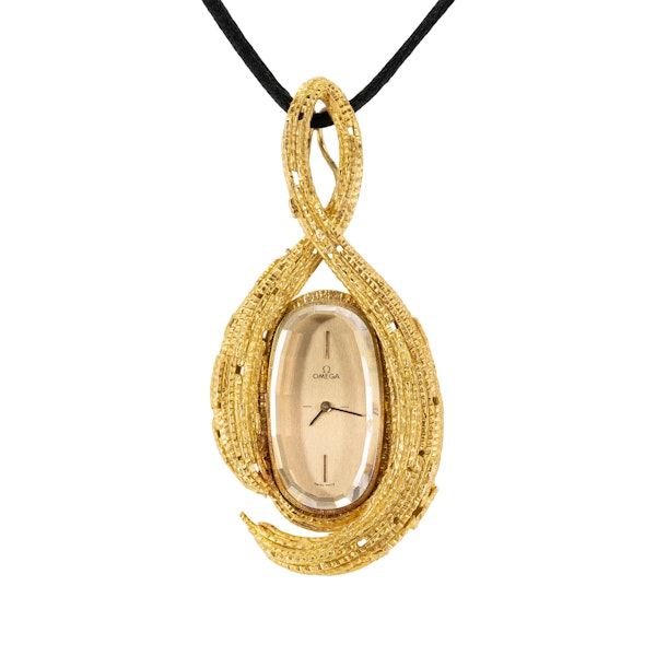 A Pendant Watch by Andrew Grima Offered by The Gilded Lily - image 2