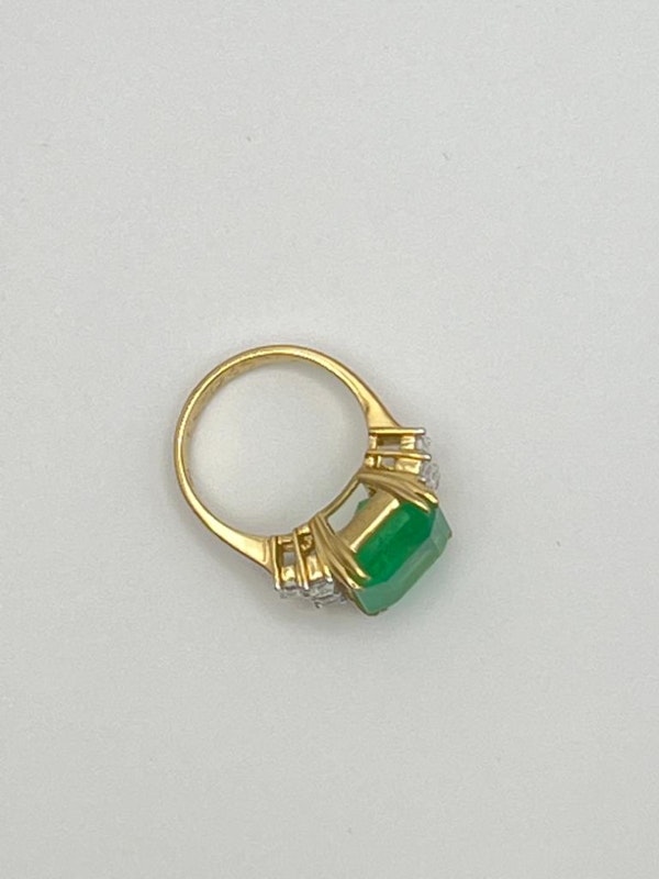 8crt Colombian Emerald Ring - image 5