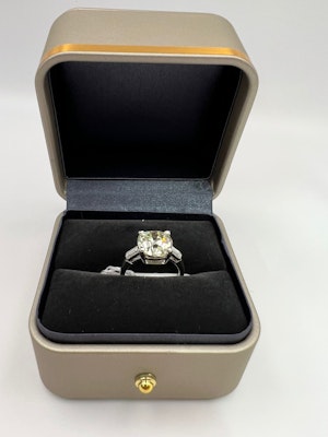 5ct. Old mine cut diamond Ring