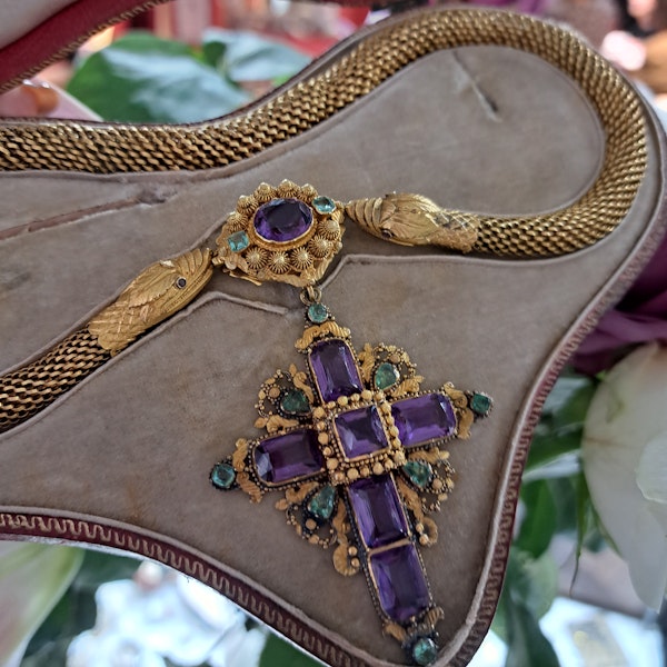 Georgian Cannetille Gold Snake Necklace With Amethyst And Emerald Cross Pendant, Circa 1830 - image 7