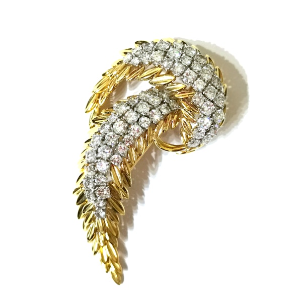 Vintage French Diamond And Gold Abstract Feather Brooch, Circa 1960 - image 3
