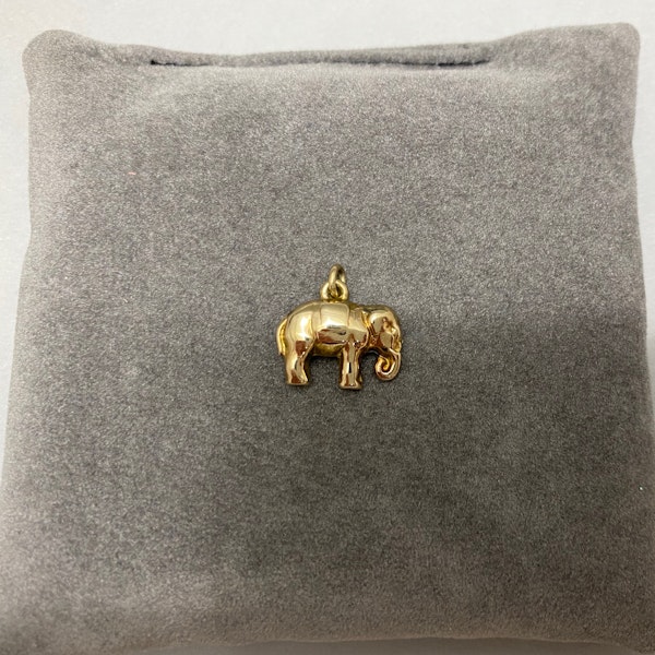 Charm Elephant in 9ct Gold date circa 1960, Lilly's Attic 2001 - image 3