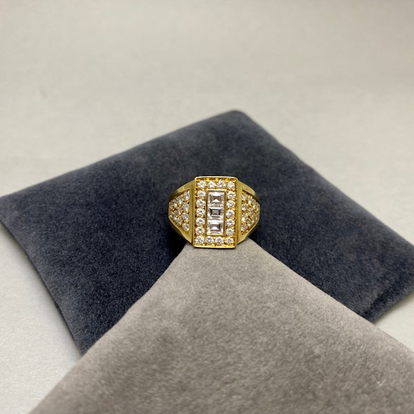 Diamond Ring in 18ct Gold date circa 1960, SHAPIRO & Co since1979 - image 5