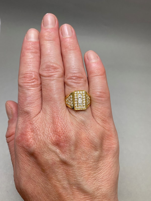 Diamond Ring in 18ct Gold date circa 1960, SHAPIRO & Co since1979 - image 3